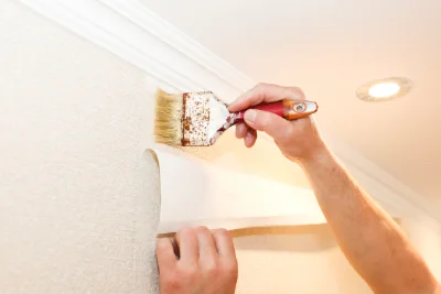 Pose de papier peint à Champcenest — revêtements muraux et toiles de verre